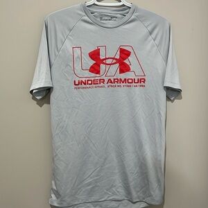 (42) under armour athletic tshirt